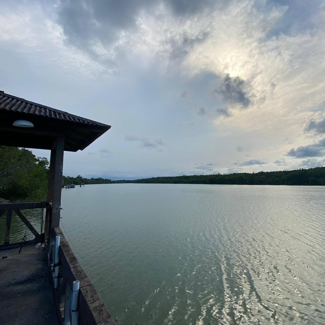 Homestay Beautiful River Kuala Pontian Rompin *