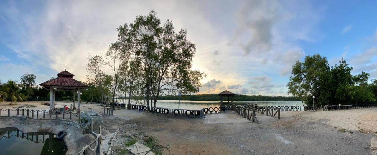 Beautiful River Kuala Pontian Rompin Homestay *